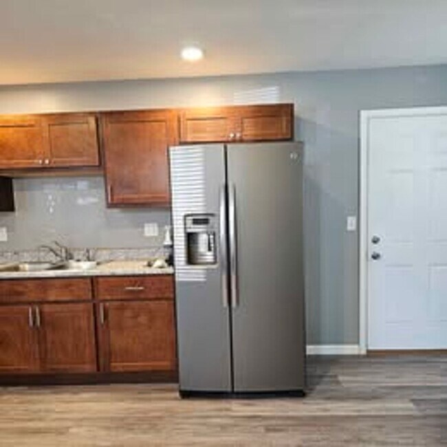 Foto del edificio - 3-bedroom, 2-bathroom, 1 car garage apartment
