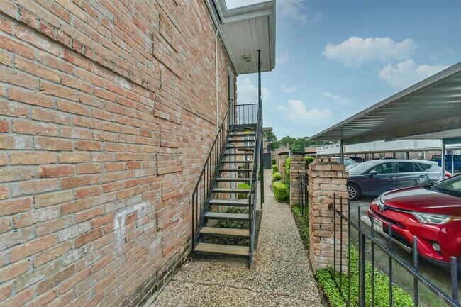 Foto del edificio - 6410 Del Monte Dr