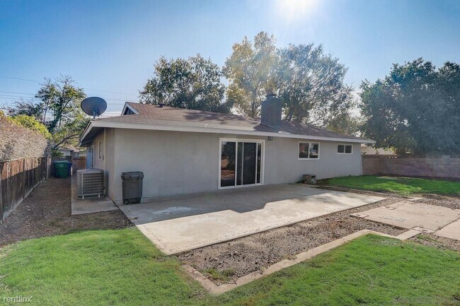 Building Photo - 3 br, 2 bath House - 6466 Bisby Lake Ave