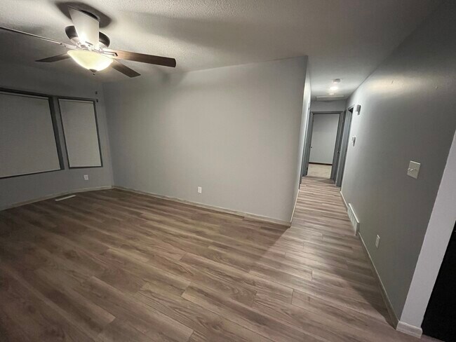 Foto principal - 5401 W 25th St