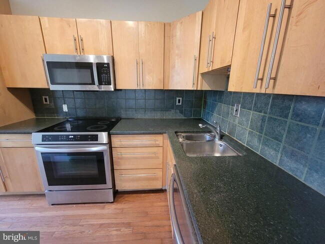 Foto del edificio - 1325 13th St NW