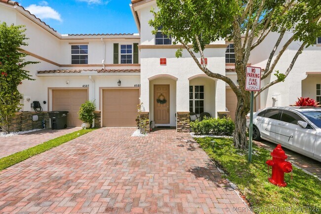 Foto del edificio - 4585 Tara Cove Way