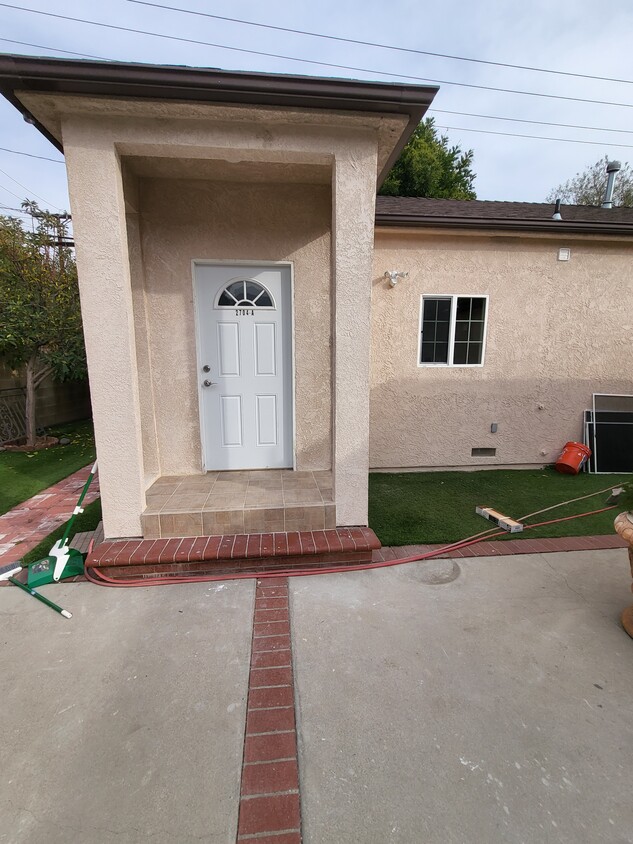 Primary Photo - 2704 Canada Blvd