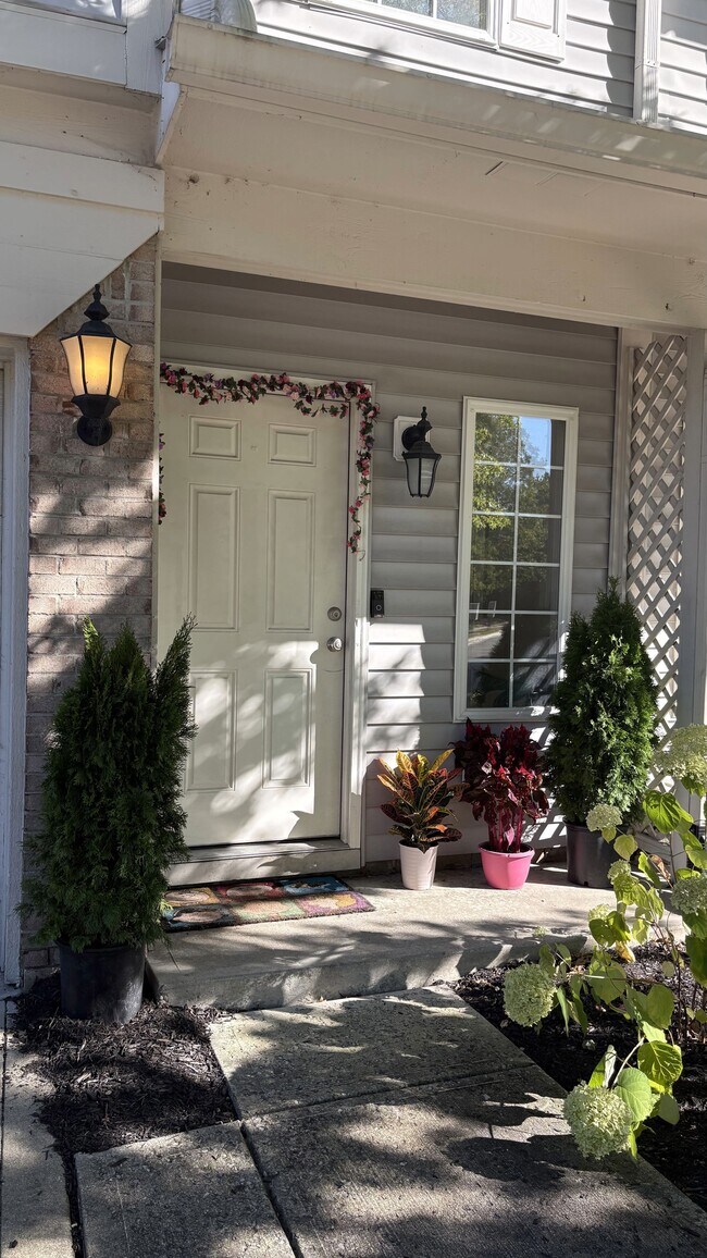 Foto del edificio - 4427 Nighthawk Ct