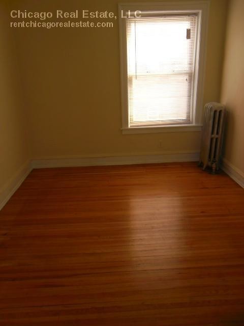 Building Photo - 1320 W Estes Ave