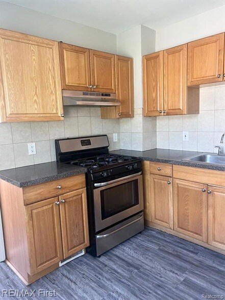 Foto del edificio - 229 Edgewood Pl