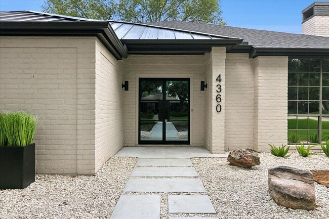 Building Photo - 4360 Thomas Ln