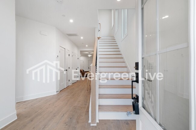 Building Photo - 129 Leggo Ave