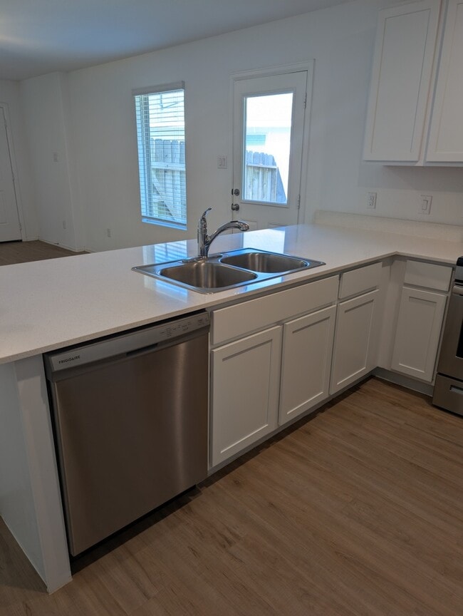 Building Photo - Charming 3 beds 2 baths in New Caney!