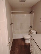 Building Photo - 300 NW Santiam Blvd