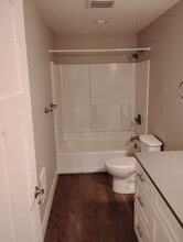 Building Photo - 300 NW Santiam Blvd