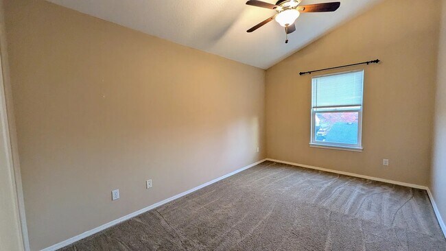 Foto del edificio - 16130 NW Fescue Ct