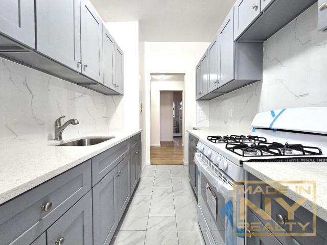 Foto del edificio - 2 bedroom in KEW GARDENS NY 11415