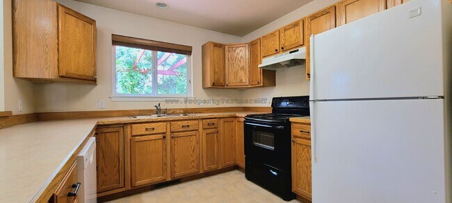 Foto del edificio - 5Bd/2Ba Spacious House in Durston Meadows