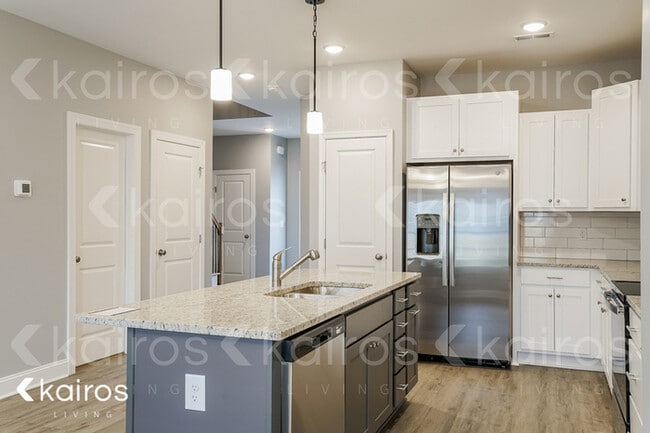 Building Photo - 3709 Oak Leaf Wy