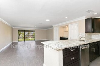 Building Photo - 455 Canal Point N