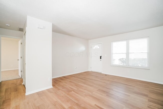 Building Photo - 5761 Ricardo Dr