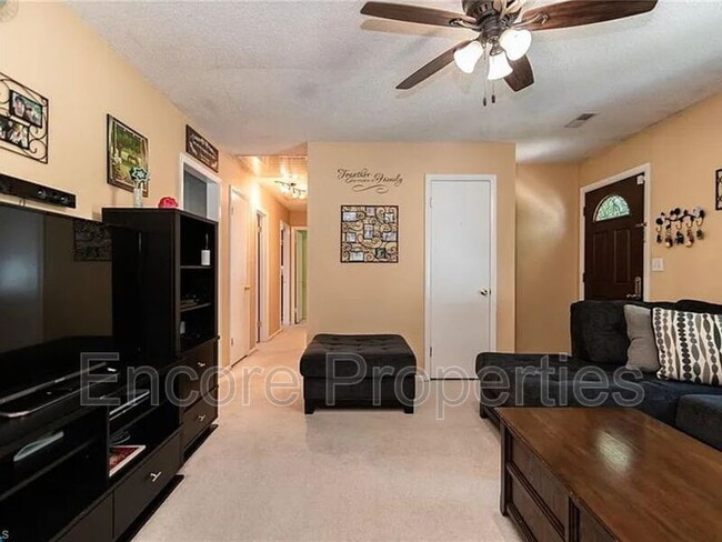 Foto del edificio - 2141 Stonehaven Rd