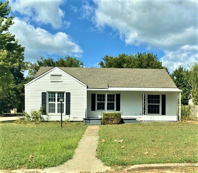 Primary Photo - 914 Hoover Ave