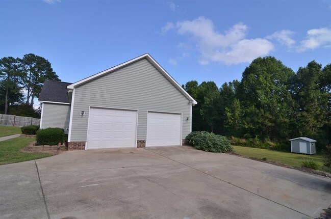 Building Photo - 2686 NC 27 E