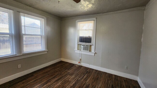 Foto del edificio - Near Fairgrounds!  1 Bed 1 Bath Duplex.  $650 per month!