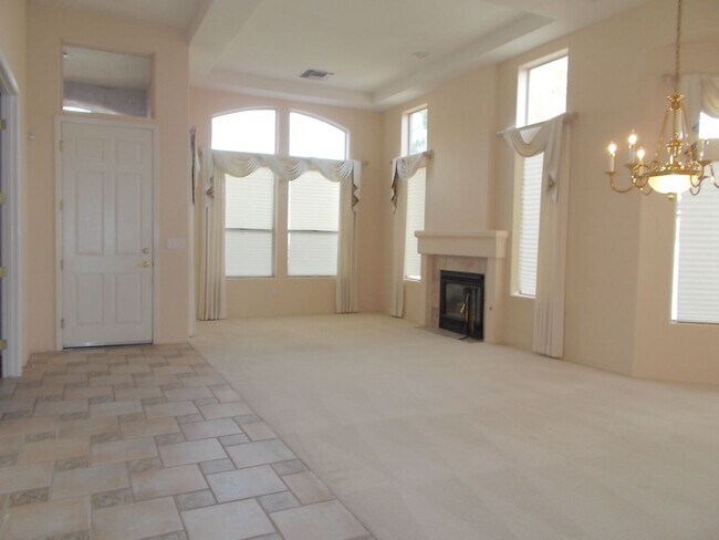 Foto del edificio - Single-Story Townhome with Golf Course Views in Summerlin