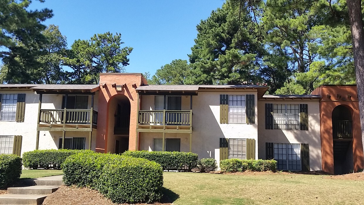 Embarcadero Club Apartments College Park, GA