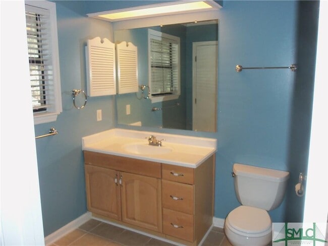 Building Photo - 61 Hidden Lake Ct