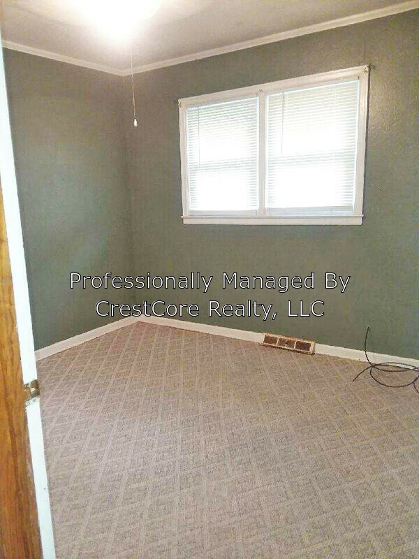 Building Photo - 307 Hillcrest St
