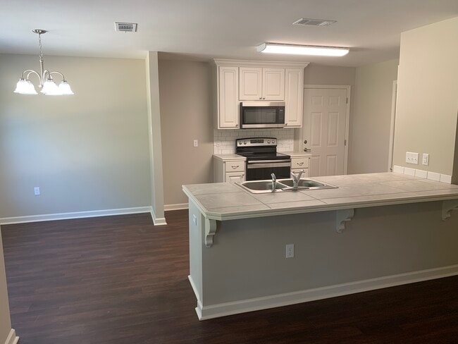 Building Photo - 1491 Ravier Ln