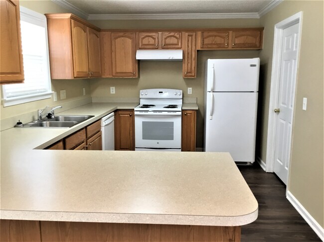 Building Photo - 408 Sunland Drive