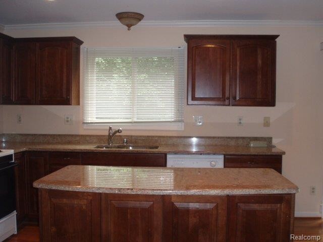 Building Photo - 1735 Pinoak Ct