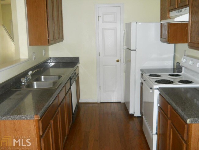 Building Photo - 257 Brookview Dr