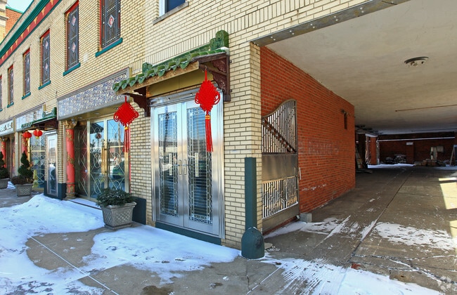 Building Photo - 2148 Rockwell Ave