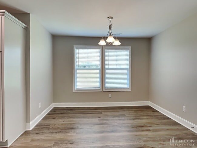 Building Photo - 20 Pine Meadow Way