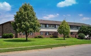 Primary Photo - River Village II Apartments