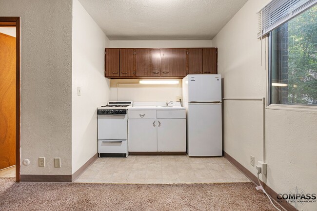 Interior Photo - 1215 S Dewey St Apartments