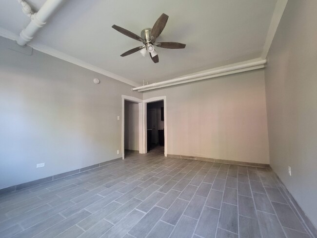 Foto del edificio - 6059 S Troy St