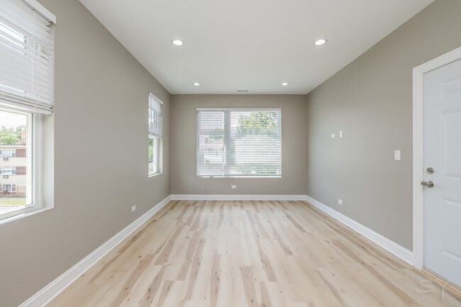 Foto del edificio - 723 N Waller Ave