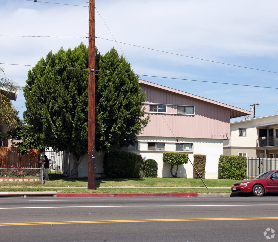 Building Photo - 18049 Roscoe Blvd
