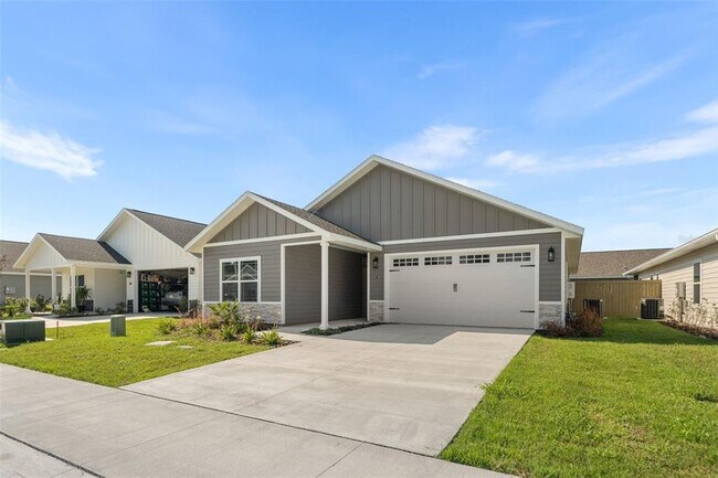 Building Photo - 6735 SW 10th Ln