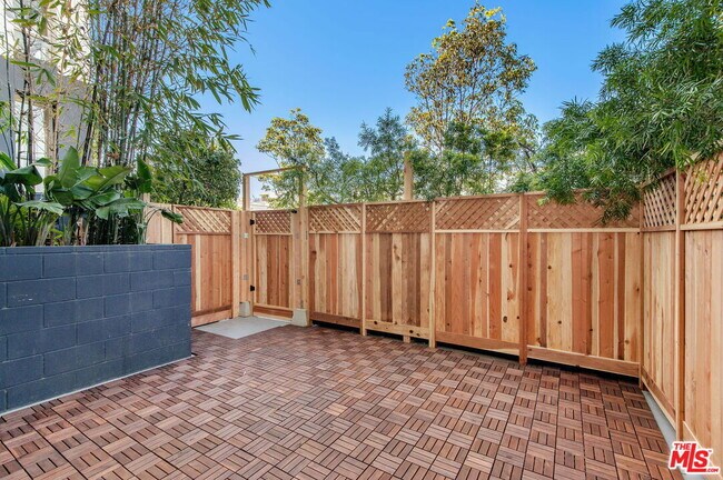 Foto del edificio - 4215 Glencoe Ave