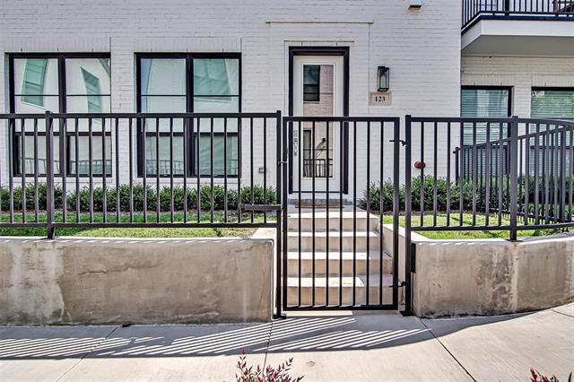 Building Photo - 123 Gdn Ct W