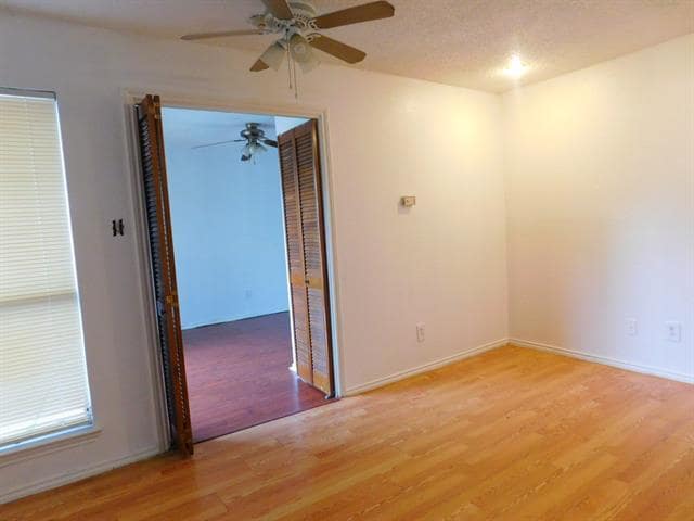 Building Photo - 2309 Balsam Dr