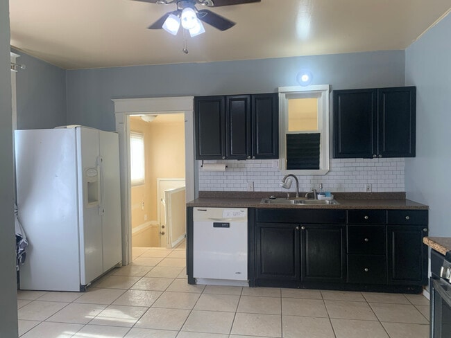 Building Photo - 2031 Jefferson Ave