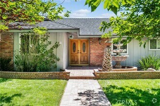 Building Photo - 1046 Dysart Dr