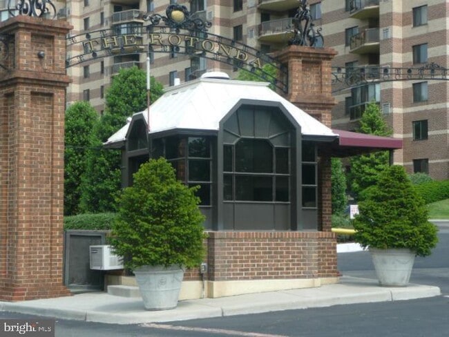 Building Photo - 8360 Greensboro Dr