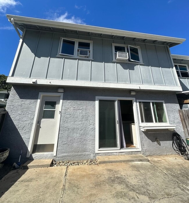 Photo - 1058 Awawamalu #E House