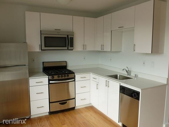 Building Photo - 240 W 122nd St