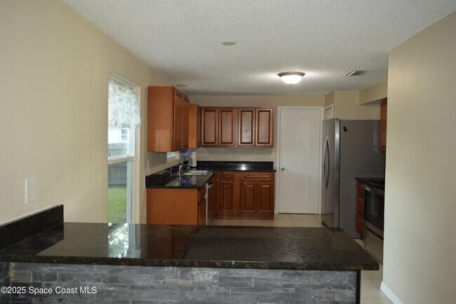 Foto del edificio - 1756 Jacobin St NW